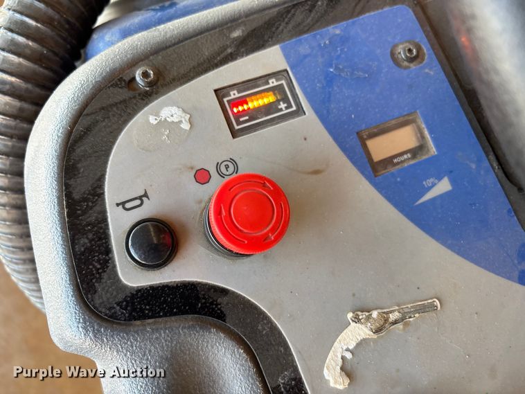 image for item EU4692 Chariot iScrub 24 floor scrubber