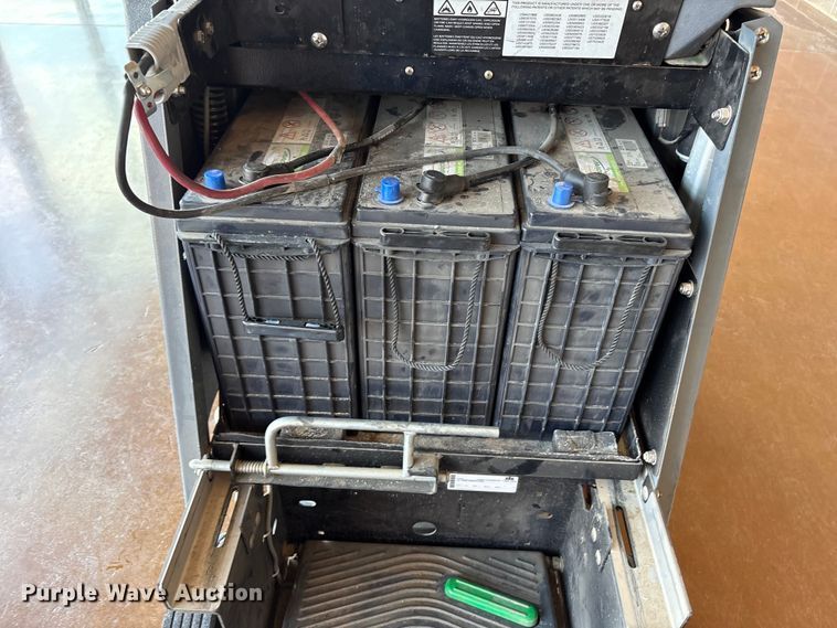 image for item EU4692 Chariot iScrub 24 floor scrubber