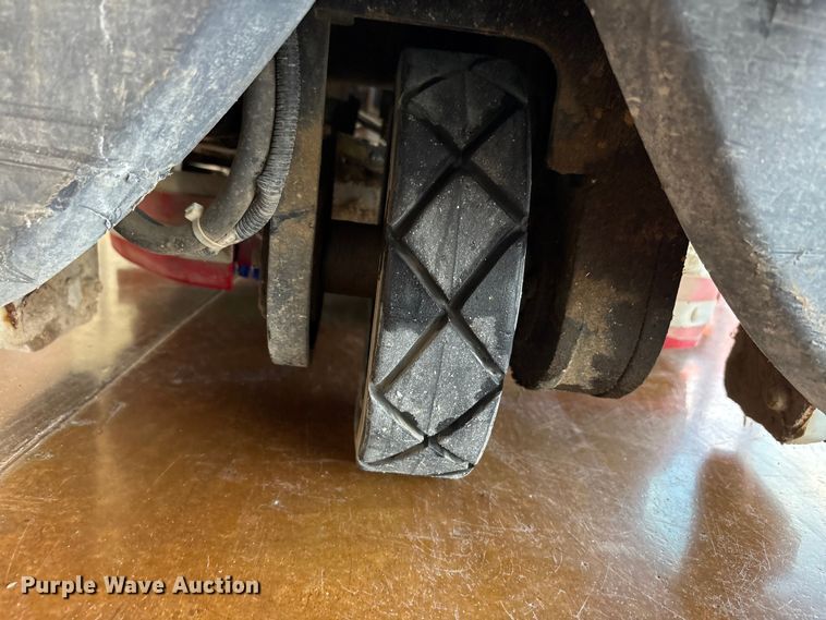 image for item EU4692 Chariot iScrub 24 floor scrubber