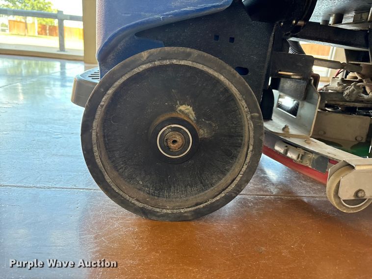 image for item EU4692 Chariot iScrub 24 floor scrubber