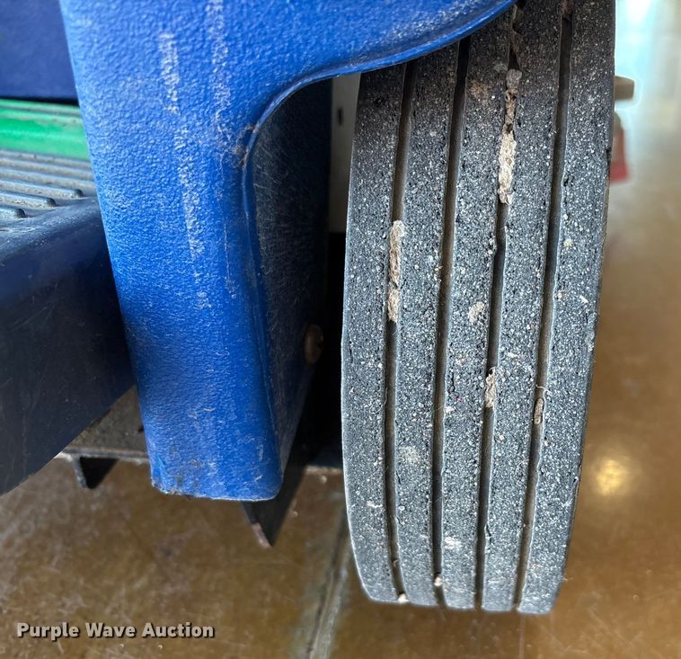 image for item EU4692 Chariot iScrub 24 floor scrubber