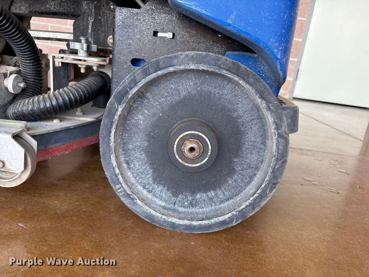 image for item EU4692 Chariot iScrub 24 floor scrubber