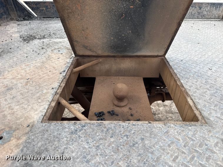 image for item EU5019 2002 Dodge Ram 1500 Quad Cab flatbed pickup truck