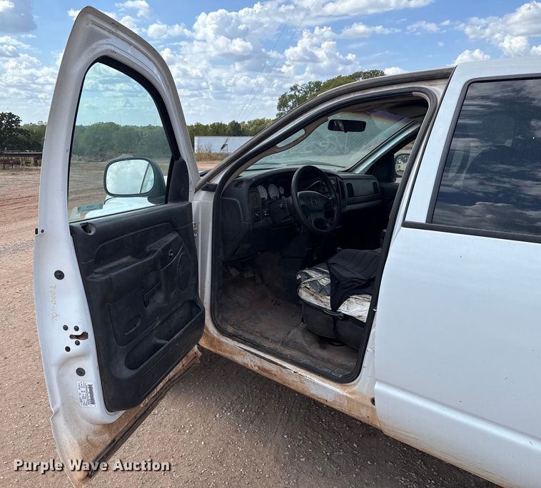 image for item EU5019 2002 Dodge Ram 1500 Quad Cab flatbed pickup truck