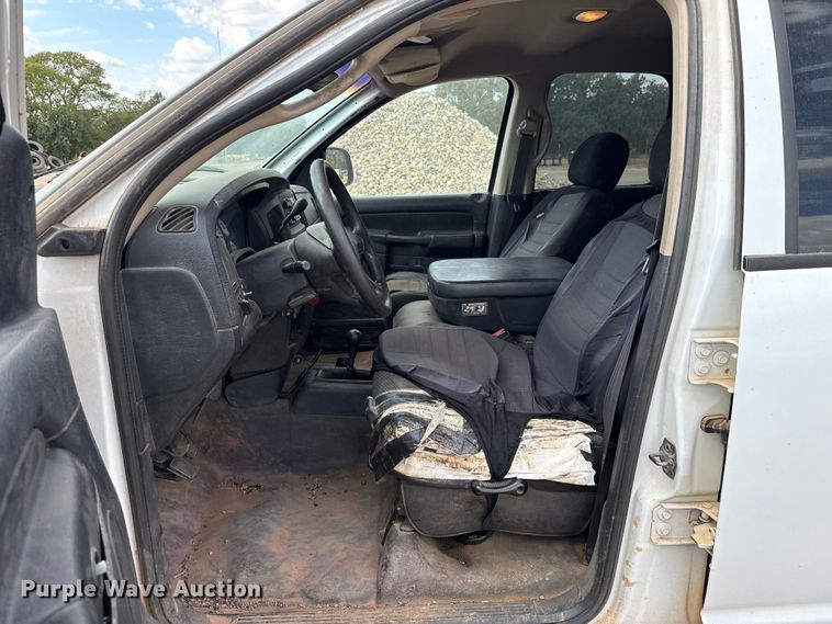 image for item EU5019 2002 Dodge Ram 1500 Quad Cab flatbed pickup truck