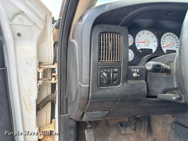 image for item EU5019 2002 Dodge Ram 1500 Quad Cab flatbed pickup truck