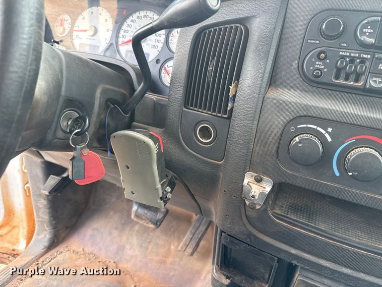 image for item EU5019 2002 Dodge Ram 1500 Quad Cab flatbed pickup truck