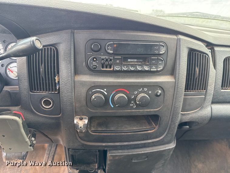 image for item EU5019 2002 Dodge Ram 1500 Quad Cab flatbed pickup truck