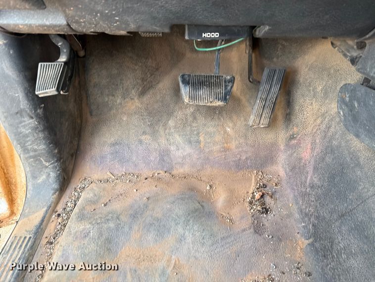 image for item EU5019 2002 Dodge Ram 1500 Quad Cab flatbed pickup truck