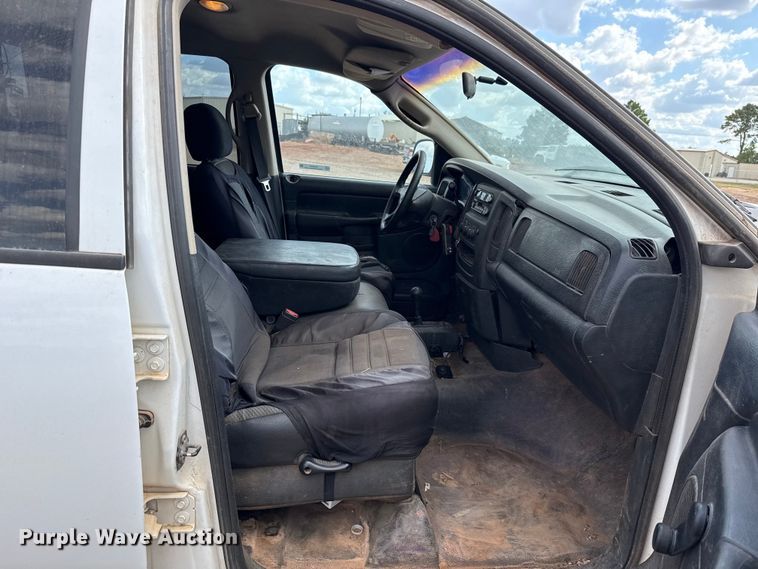 image for item EU5019 2002 Dodge Ram 1500 Quad Cab flatbed pickup truck