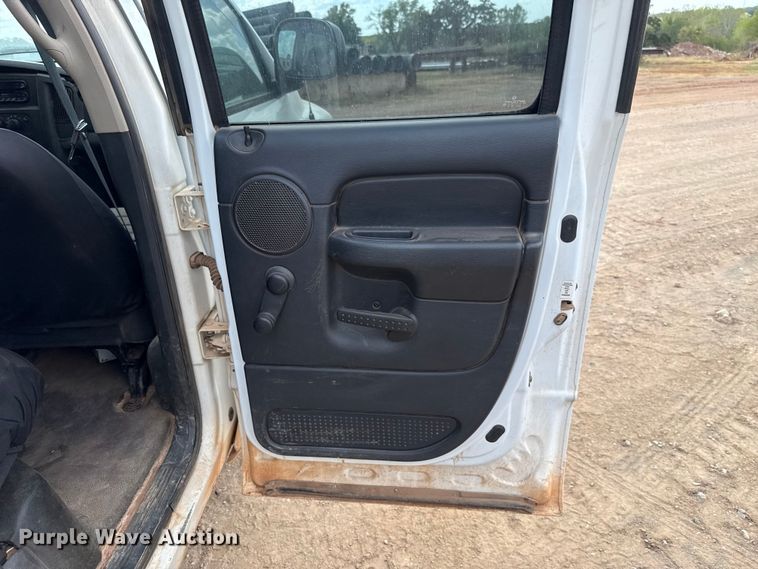 image for item EU5019 2002 Dodge Ram 1500 Quad Cab flatbed pickup truck