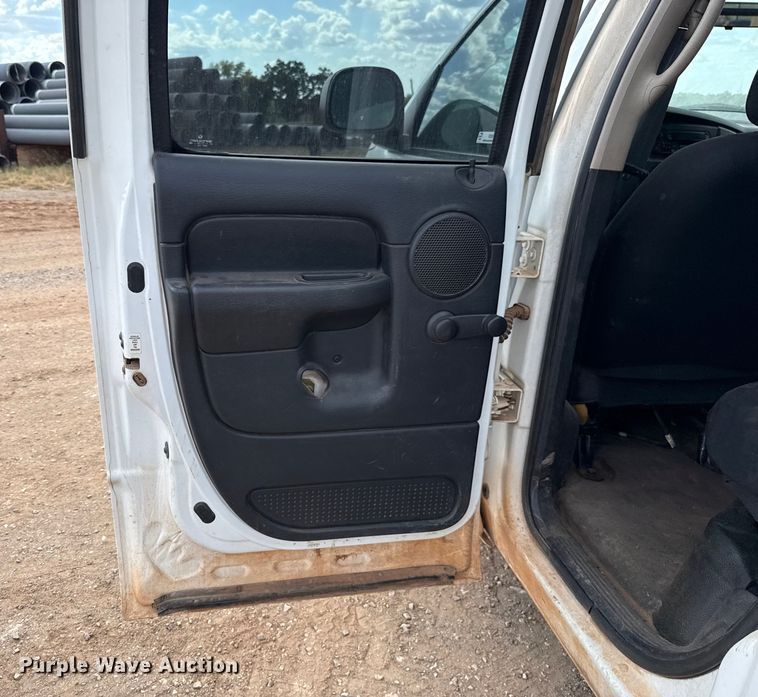 image for item EU5019 2002 Dodge Ram 1500 Quad Cab flatbed pickup truck