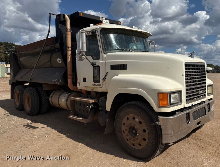 image for item EU5020 2010 Mack CHU613 dump truck