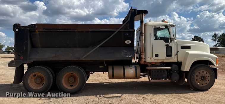 image for item EU5020 2010 Mack CHU613 dump truck