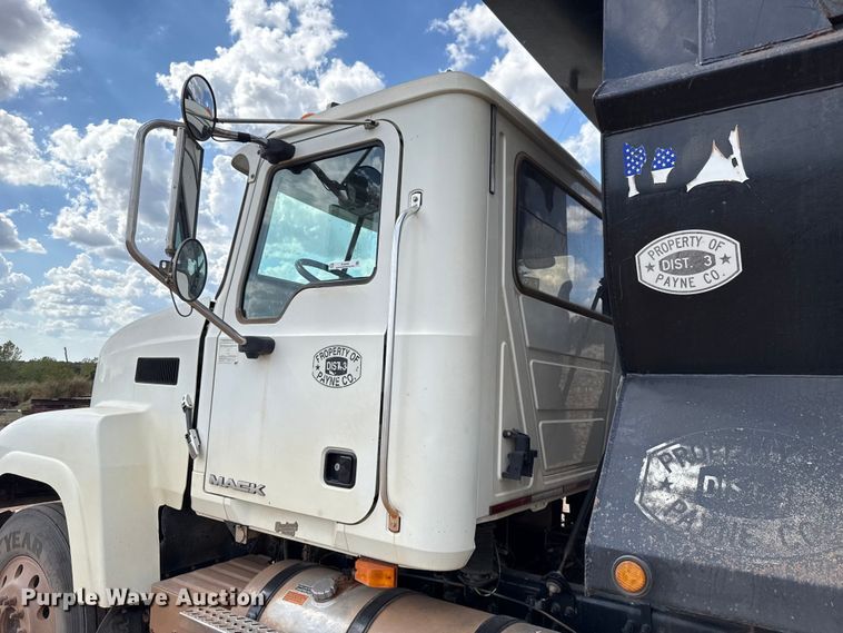 image for item EU5020 2010 Mack CHU613 dump truck