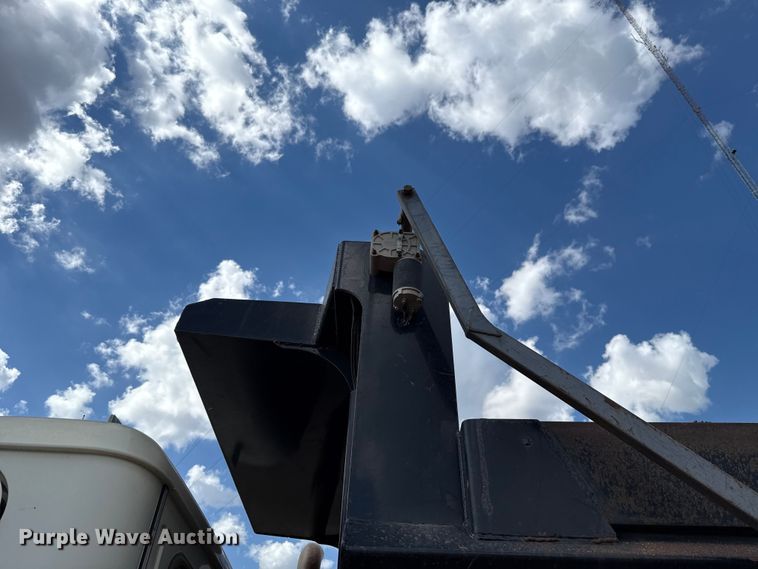 image for item EU5020 2010 Mack CHU613 dump truck