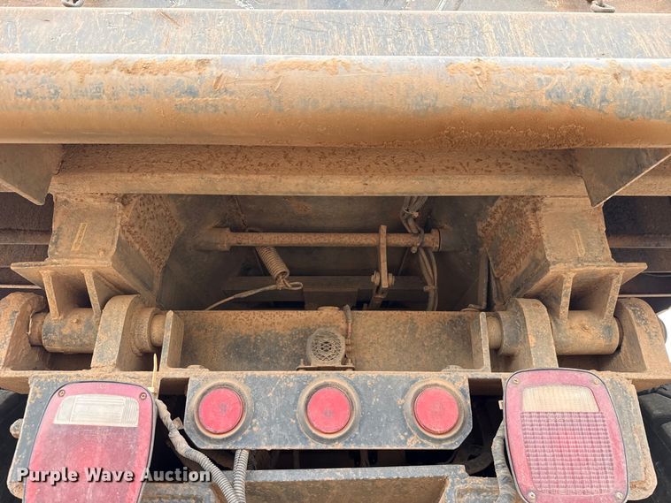 image for item EU5020 2010 Mack CHU613 dump truck