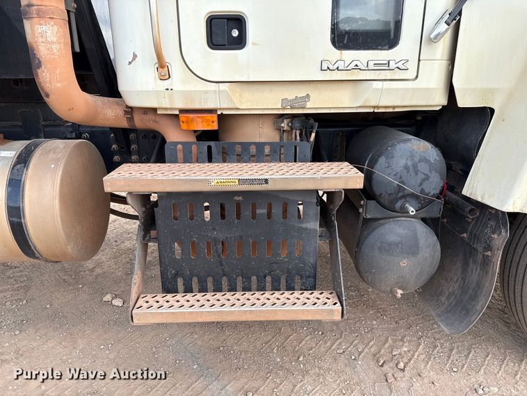 image for item EU5020 2010 Mack CHU613 dump truck