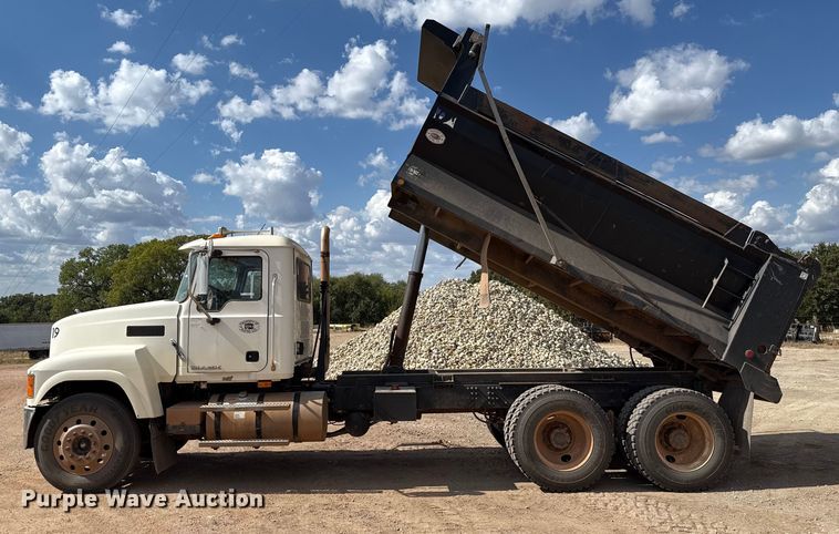 image for item EU5020 2010 Mack CHU613 dump truck