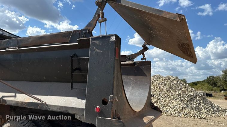 image for item EU5020 2010 Mack CHU613 dump truck