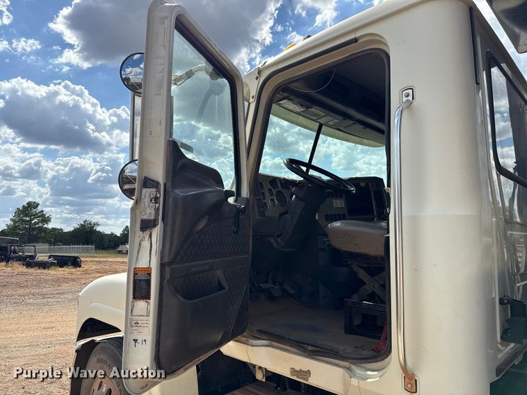 image for item EU5020 2010 Mack CHU613 dump truck