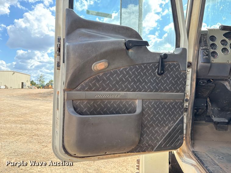 image for item EU5020 2010 Mack CHU613 dump truck