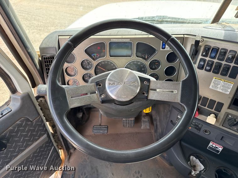 image for item EU5020 2010 Mack CHU613 dump truck