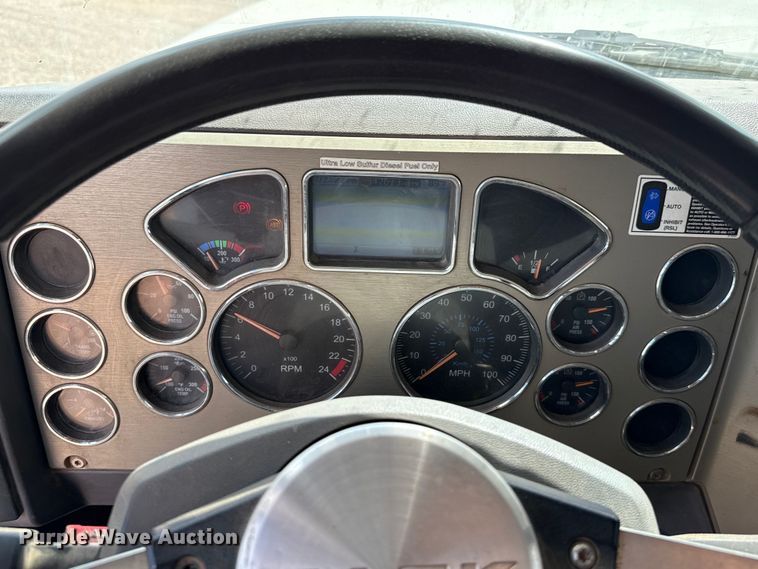 image for item EU5020 2010 Mack CHU613 dump truck