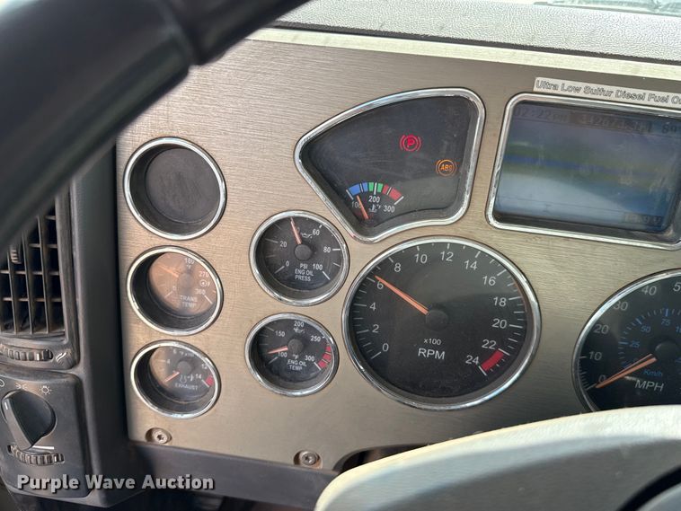 image for item EU5020 2010 Mack CHU613 dump truck