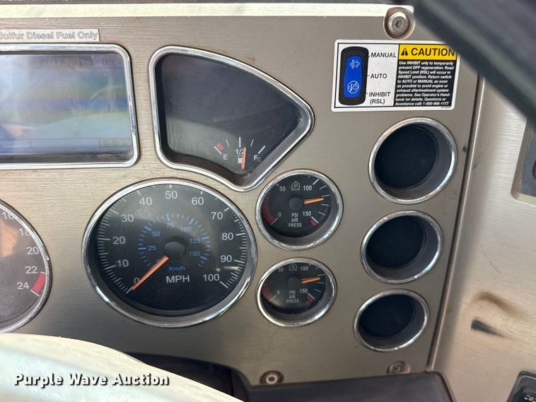 image for item EU5020 2010 Mack CHU613 dump truck