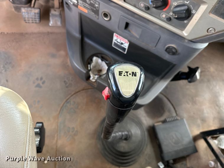 image for item EU5020 2010 Mack CHU613 dump truck