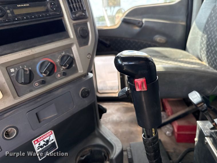 image for item EU5020 2010 Mack CHU613 dump truck