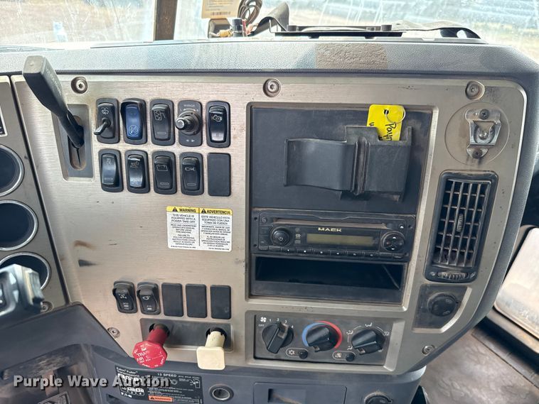 image for item EU5020 2010 Mack CHU613 dump truck