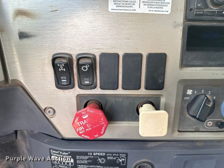 image for item EU5020 2010 Mack CHU613 dump truck