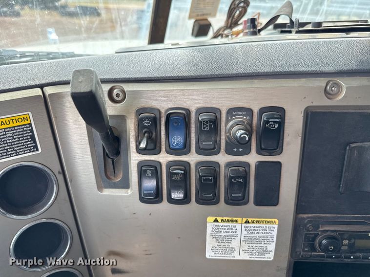 image for item EU5020 2010 Mack CHU613 dump truck