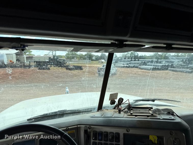 image for item EU5020 2010 Mack CHU613 dump truck