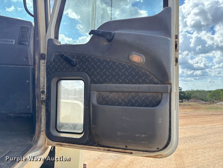 image for item EU5020 2010 Mack CHU613 dump truck