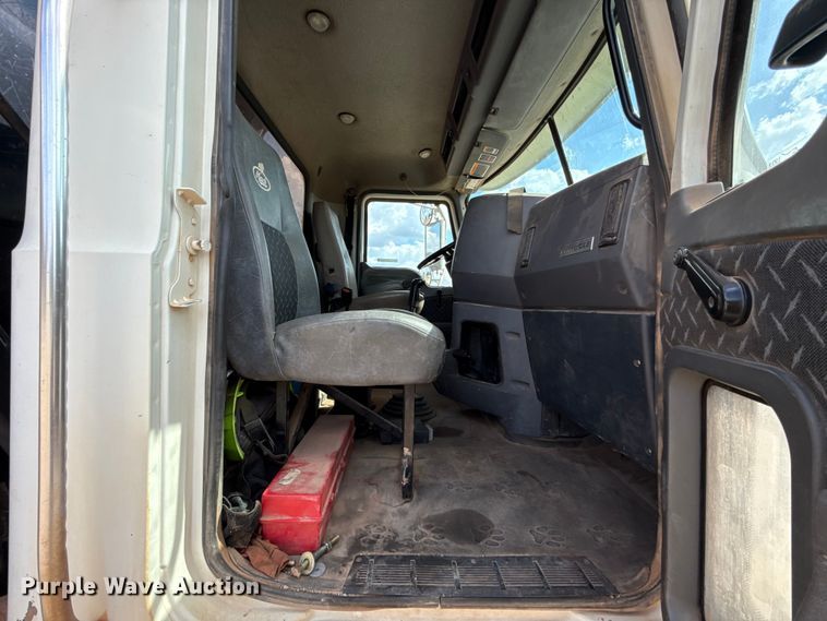 image for item EU5020 2010 Mack CHU613 dump truck