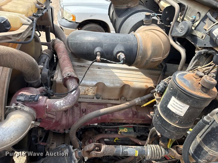 image for item EU5020 2010 Mack CHU613 dump truck