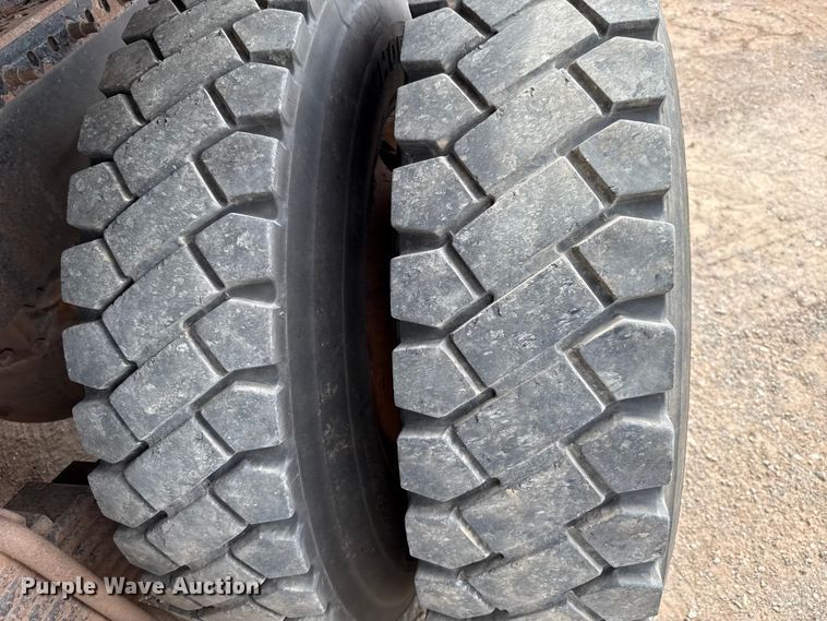 image for item EU5020 2010 Mack CHU613 dump truck