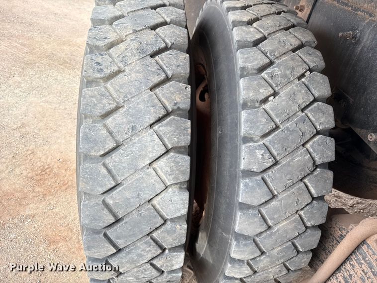 image for item EU5020 2010 Mack CHU613 dump truck