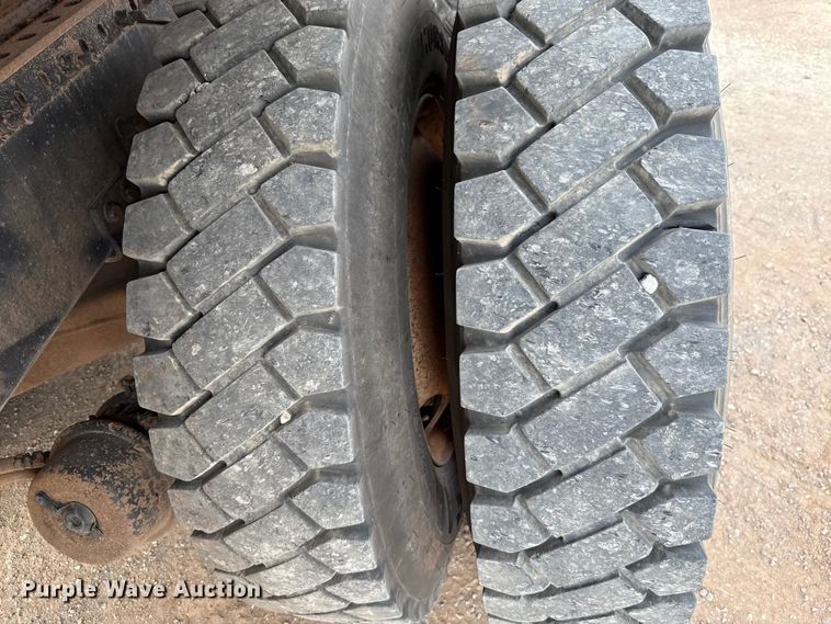 image for item EU5020 2010 Mack CHU613 dump truck