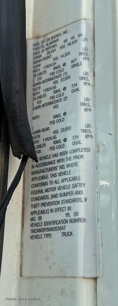 image for item EU5020 2010 Mack CHU613 dump truck