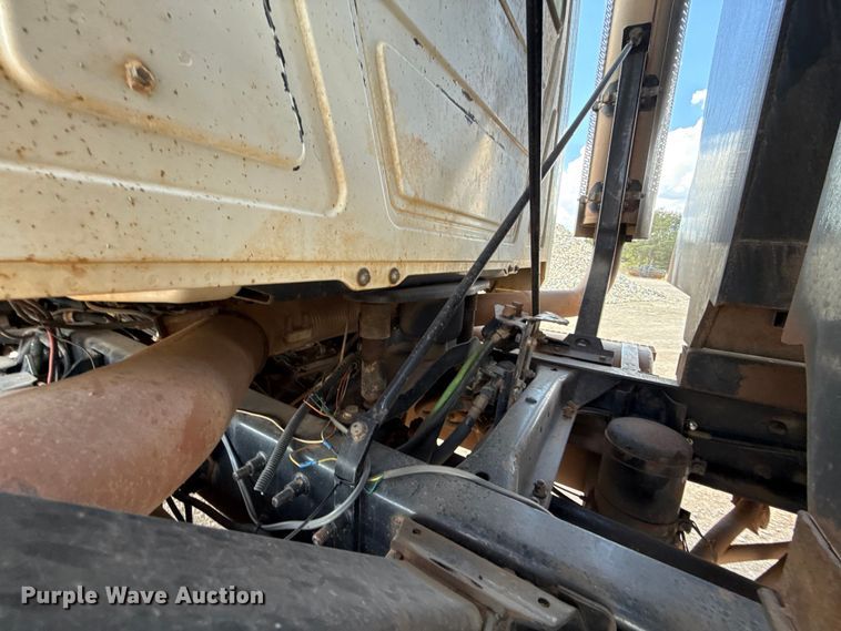 image for item EU5021 2003 Mack CH613 dump truck