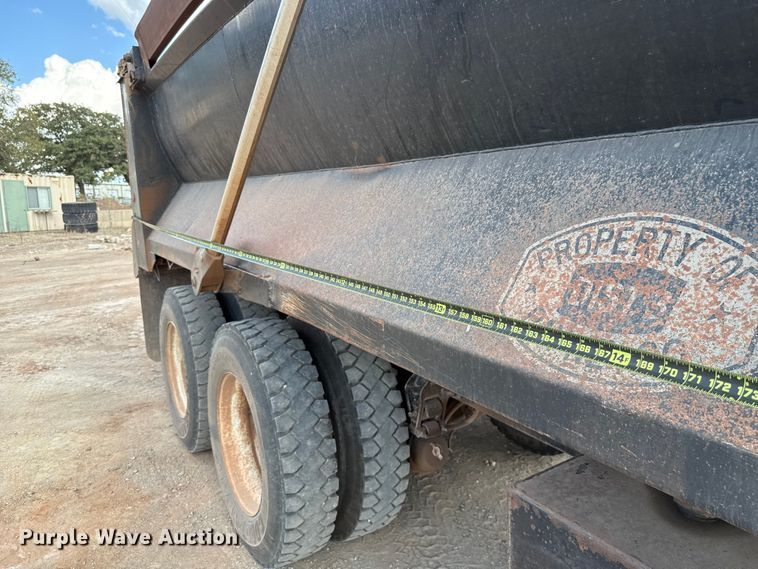 image for item EU5021 2003 Mack CH613 dump truck