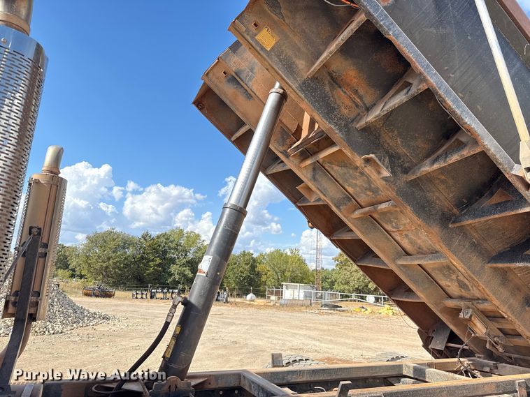 image for item EU5021 2003 Mack CH613 dump truck