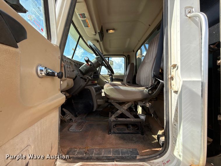 image for item EU5021 2003 Mack CH613 dump truck