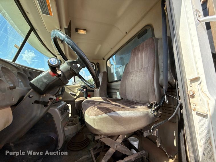 image for item EU5021 2003 Mack CH613 dump truck