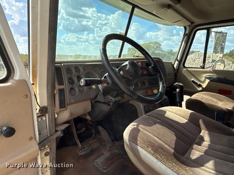 image for item EU5021 2003 Mack CH613 dump truck