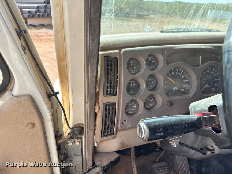 image for item EU5021 2003 Mack CH613 dump truck